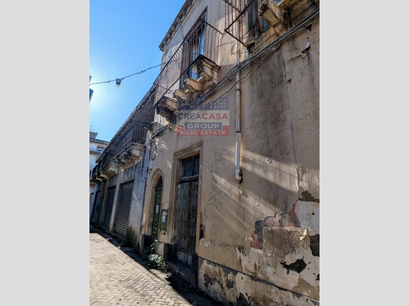 Casa Semi Indipendente in Vendita a Riposto, 65'000€, 190 m²