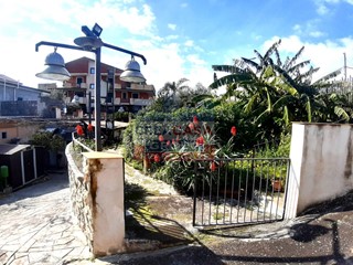 Casa Semi Indipendente in Vendita a Giardini Naxos, 238'000€, 200 m²