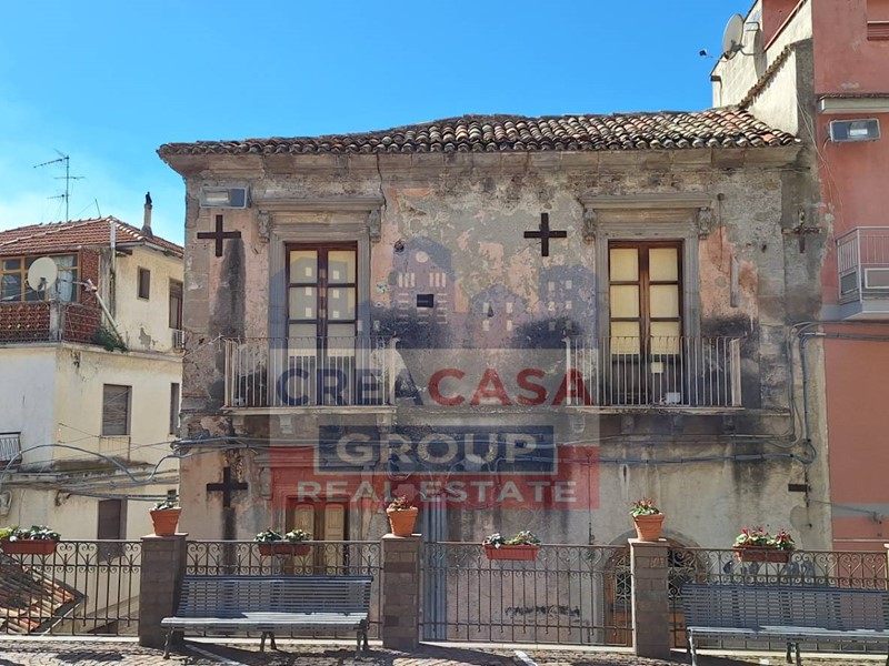 Quadrilocale in Vendita a Graniti, 21'000€, 136 m²