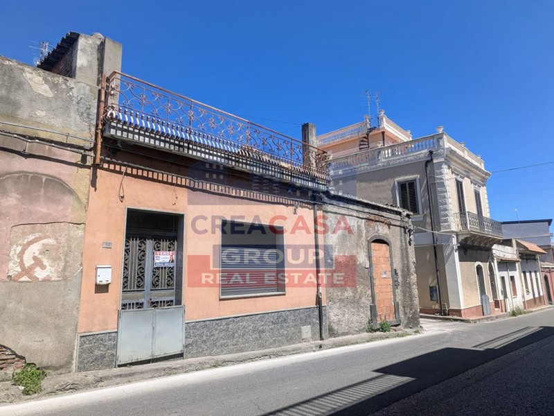Casa Indipendente in Vendita a Calatabiano, 35'000€, 95 m²