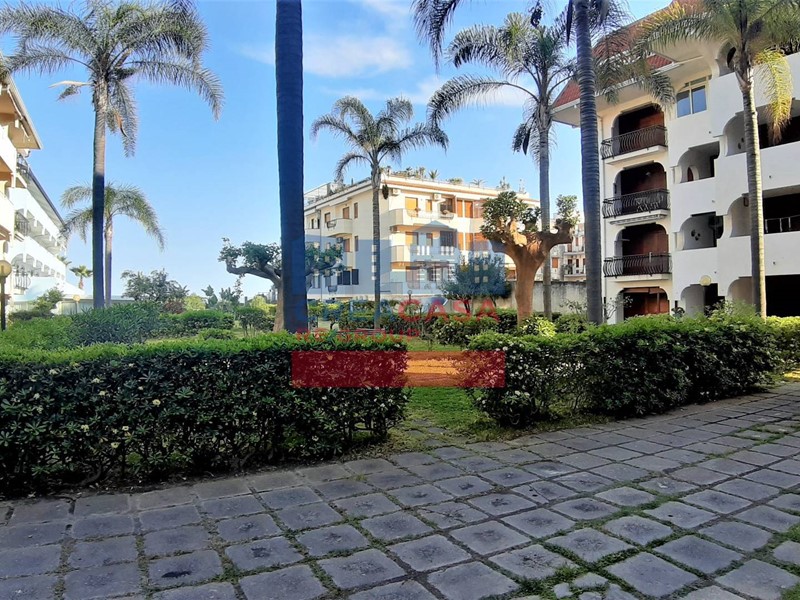 Trilocale in Vendita a Giardini Naxos, 210'000€, 65 m²