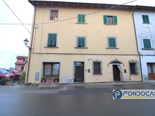 Casa Semi Indipendente in Vendita a Montopoli in Val d'Arno, 129'000€, 175 m²
