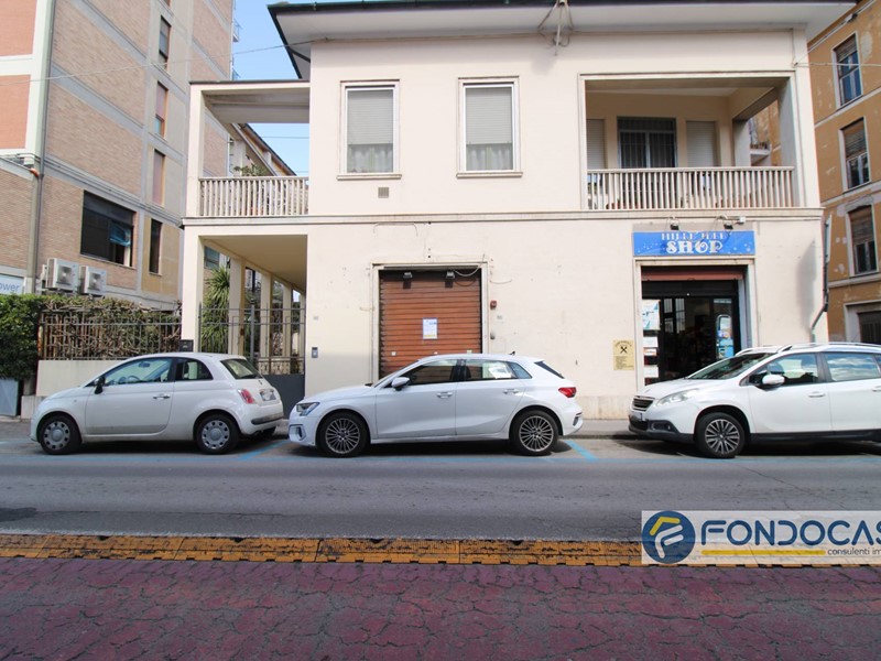 Immobile commerciale in Vendita a Pontedera, 29'000€, 32 m²