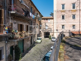 Magazzino in Vendita a Marino, 60'000€, 76 m²