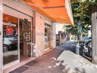 Immobile commerciale in Vendita a Ciampino, 125'000&euro;, 63 m²