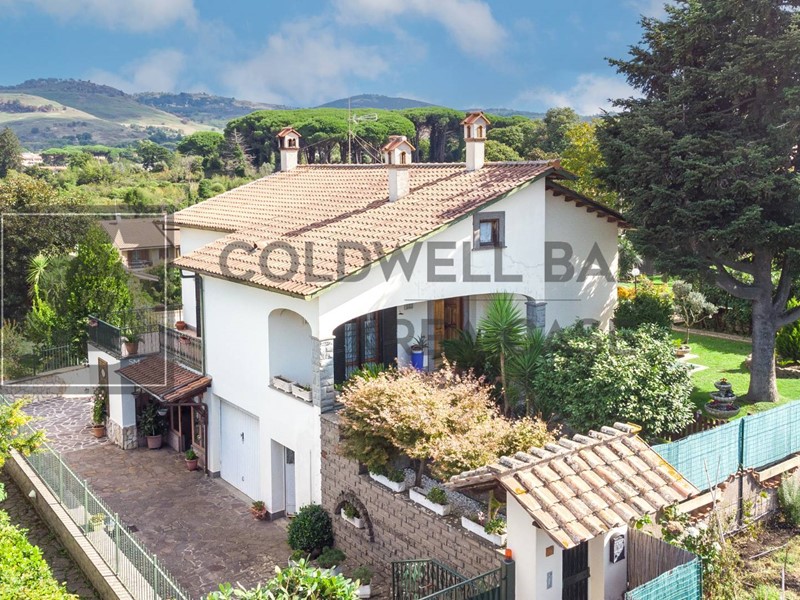 Villa in Vendita a Grottaferrata, 570'000€, 200 m²