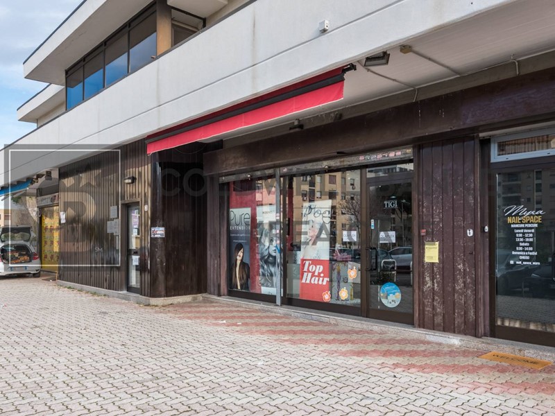 Negozio in Vendita a Ciampino, 139'000&euro;, 73 m²