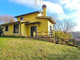 Villa in Vendita a Sacrofano, 350'000€, 165 m²