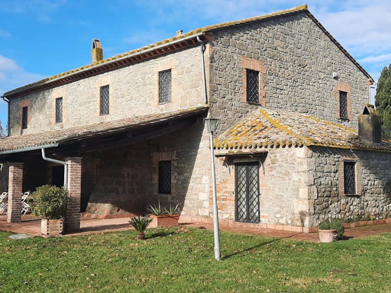 Villa in Vendita a Graffignano, 440'000€, 511 m²