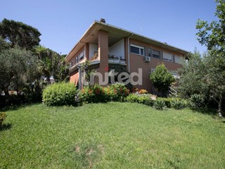 Villa in Vendita a Roma, 740'000€, 200 m²