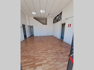 Capannone in Affitto a Pieve a Nievole, 1'800€, 500 m²