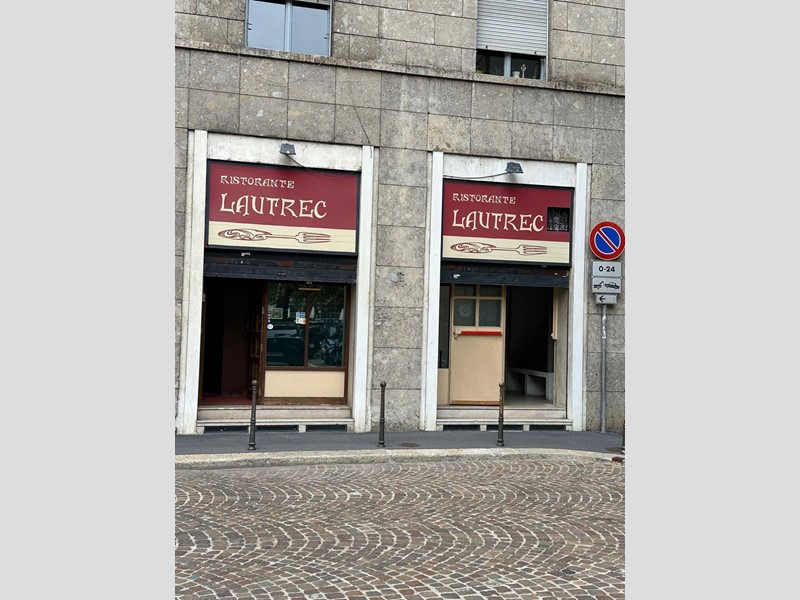 Immobile commerciale in Affitto a Milano, 6'500€, 167 m²