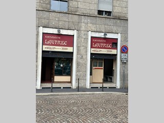 Immobile commerciale in Affitto a Milano, 6'500€, 167 m²