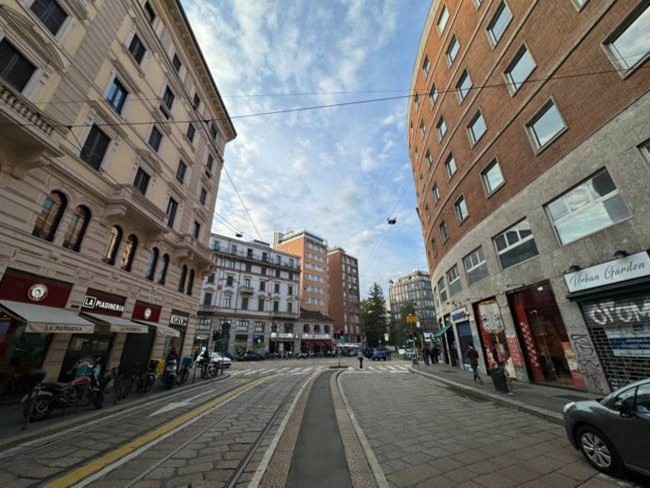 Negozio in Affitto a Milano, 6'500€, 107 m²