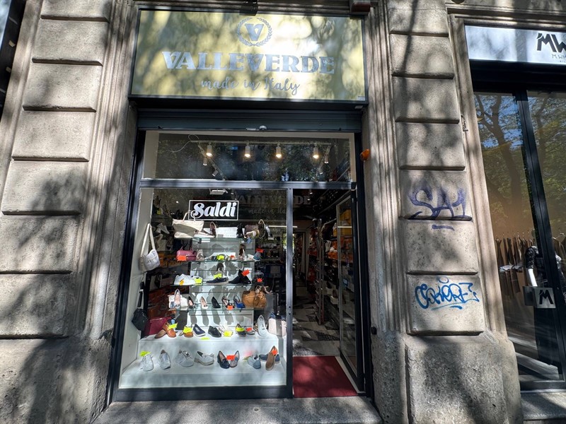 Negozio in Affitto a Milano, 2'000€, 45 m²