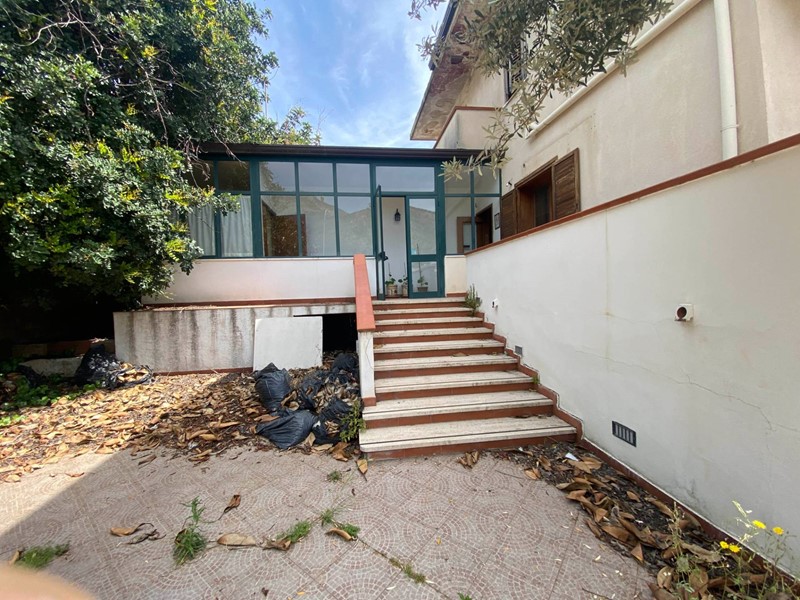 Immobile commerciale in Affitto a Palermo, 5'500€, 200 m²