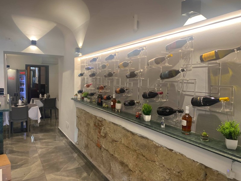 Attività commerciale in Affitto a Palermo, 49'000€, 100 m²