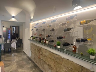 Attività commerciale in Affitto a Palermo, 49'000€, 100 m²