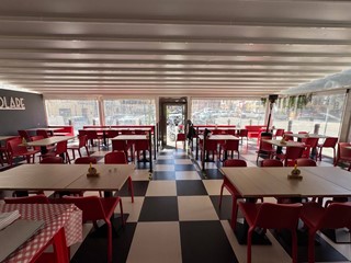 Negozio in Affitto a Palermo, 2'500€, 207 m²