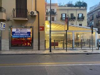 Negozio in Affitto a Palermo, 2'500&euro;, 207 m²