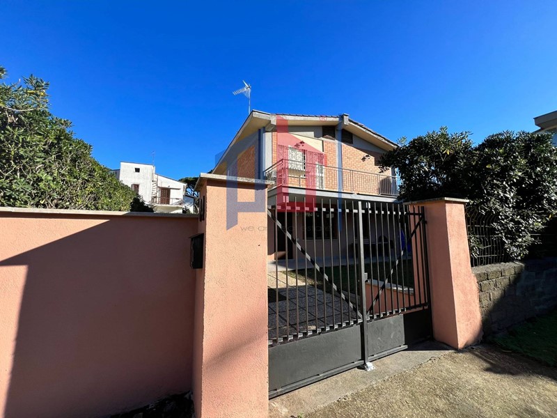 Villa in Vendita a Anzio, 325'000€, 160 m²