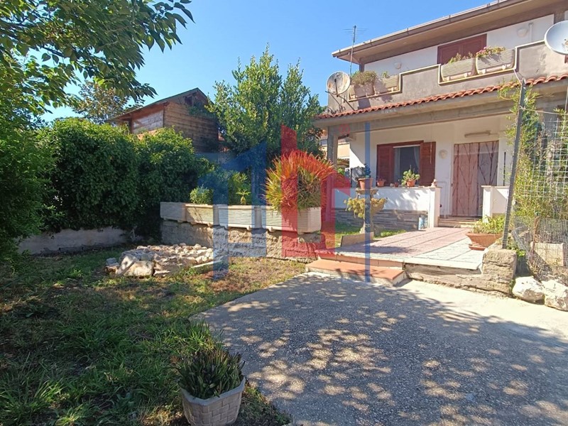 Casa Semi Indipendente in Vendita a Aprilia, 125'000€, 115 m²