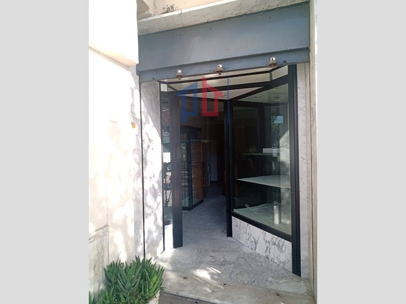 Immobile commerciale in Vendita a Ardea, 50'000€, 56 m²