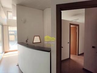 Ufficio in Vendita a Trezzo sull'Adda, 130'000€, 87 m²