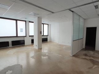 Ufficio in Affitto a Trezzo sull'Adda, 1'650€, 150 m²