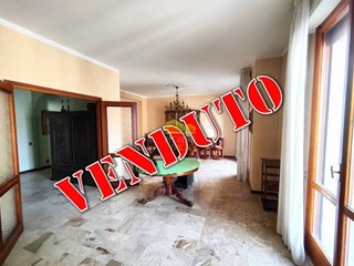 Trilocale in Vendita a Cremona, 135'000€, 140 m²