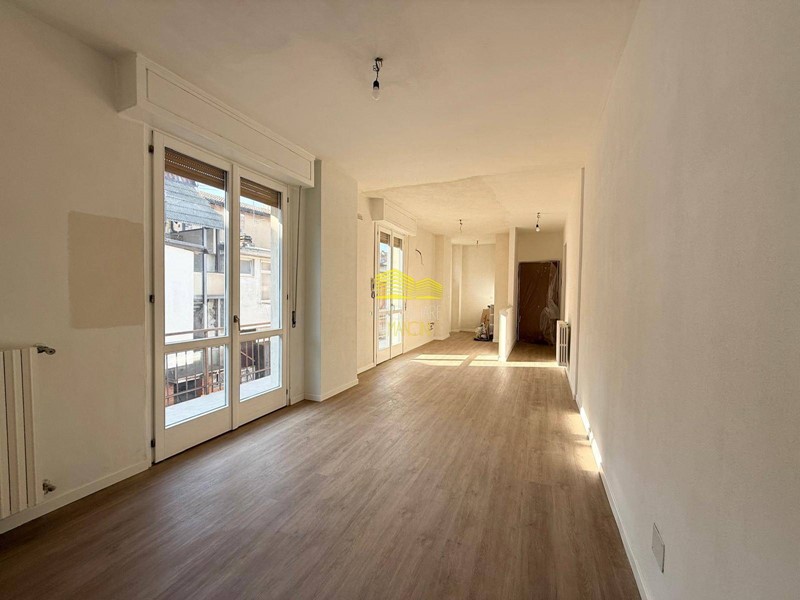 Quadrilocale in Vendita a Terno d'Isola, 140'000€, 120 m²