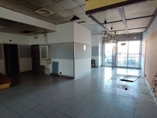 Negozio in Vendita a Trezzo sull'Adda, 150'000€, 115 m²