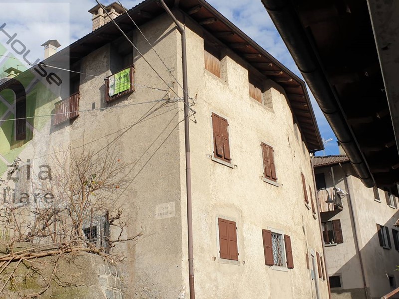 Appartamento in Vendita a Pieve di Bono Prezzo, 80'000€, 170 m²