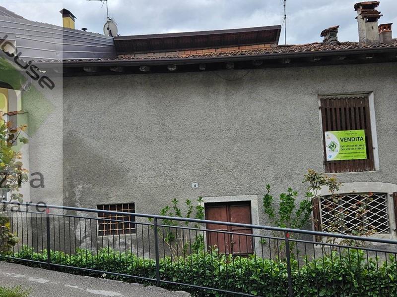 Villa in Vendita a Storo, 85'000€, 350 m²