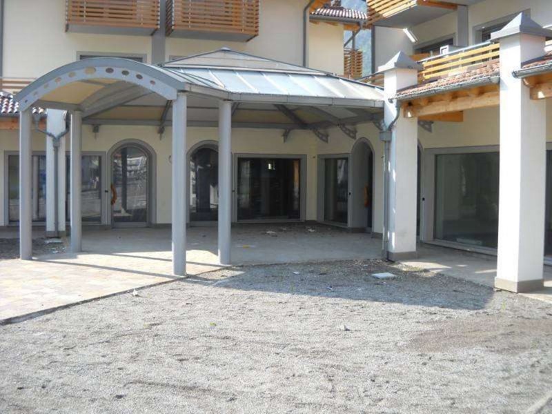 Immobile commerciale in Vendita a Storo, 310'000€, 450 m²