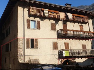 Appartamento in Vendita a Borgo Chiese, 150'000€, 186 m²