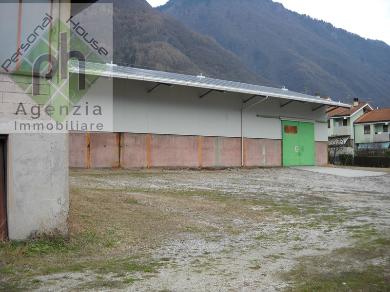 Capannone in Affitto a Storo, 1350 m²