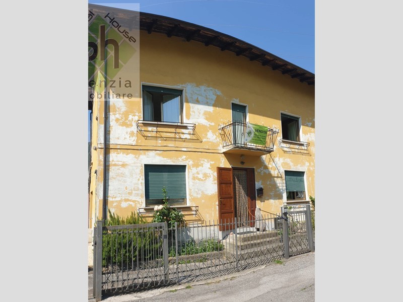 Casa Indipendente in Vendita a Bagolino, 190'000€, 316 m²