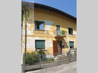 Casa Indipendente in Vendita a Bagolino, 190'000€, 316 m²