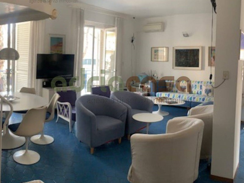 Villa in Vendita a Riccione, 900'000€, 236 m²