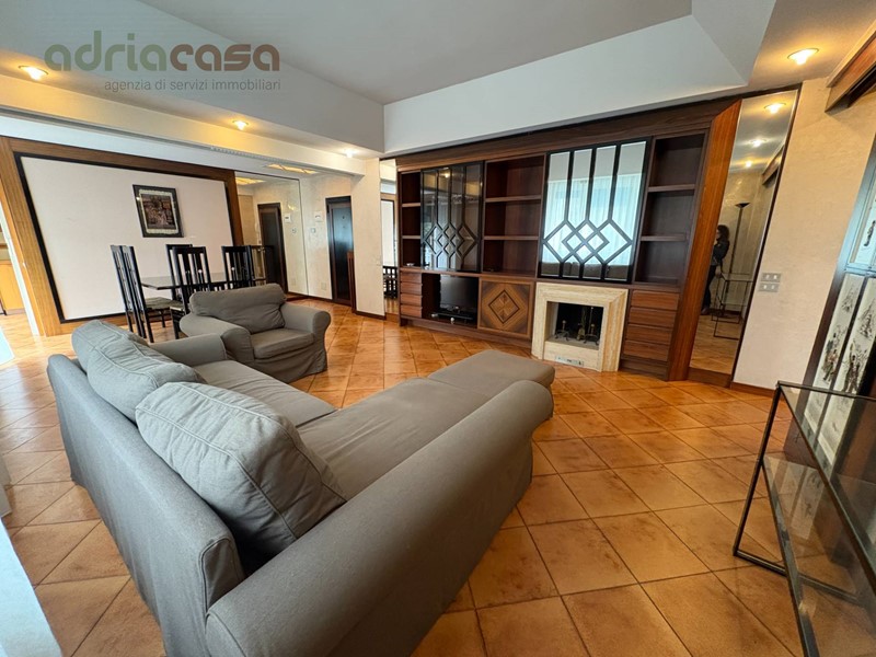 Quadrilocale in Vendita a Riccione, 680'000€, 140 m²