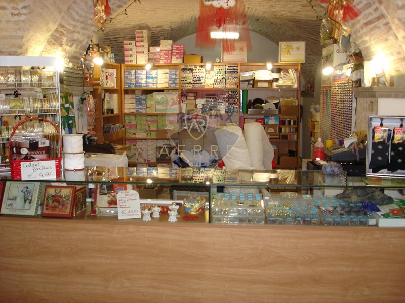 Immobile commerciale in Vendita a Chieti, 25'000€, 58 m²