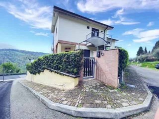 Villetta a schiera in Vendita a Bucchianico, 186'000€, 130 m²