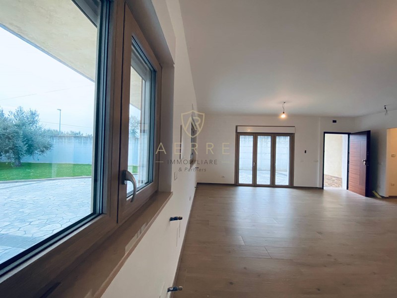 Casa Semi Indipendente in Vendita a Francavilla al Mare, 319'000€, 185 m²