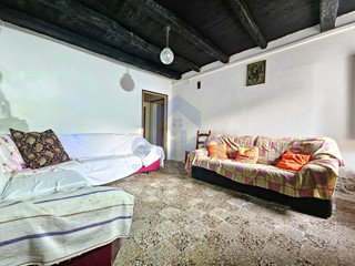 Villetta a schiera in Vendita a Caneva, 75'200€, 275 m²