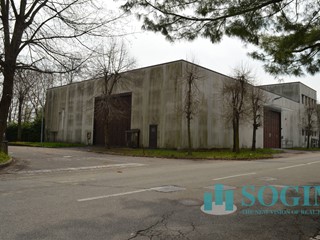 Capannone in Vendita a Olgiate Comasco, 1'150'000€, 1208 m²