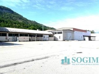 Capannone in Vendita a Cittiglio, 2'900'000€, 6328 m²