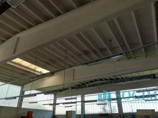 Capannone in Vendita a Cantù, 380'000€, 1100 m²