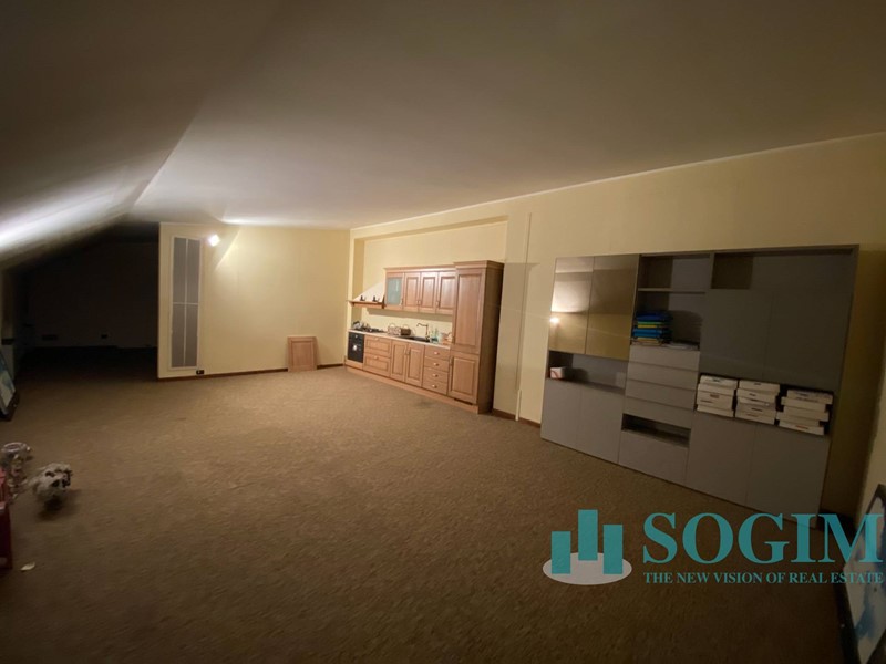 Laboratorio in Vendita a Cantù, 160'000€, 320 m²