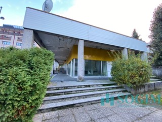 Negozio in Vendita a Cantù, 500'000€, 1050 m²